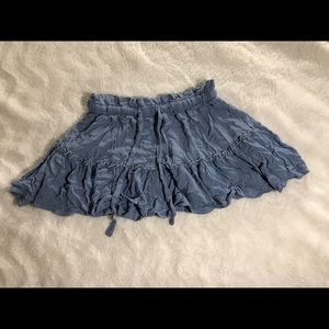 Lose blue skirt